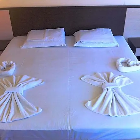 Maverick Hotel 3*