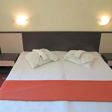 Maverick Hotell 3*
