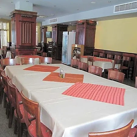 Maverick Hotel